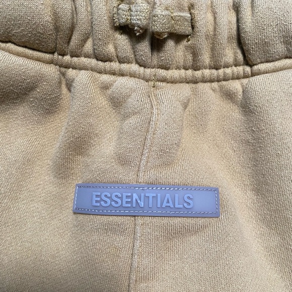 Authentic Fear of God Essentials toffee drawstring shorts unisex - Picture 4 of 8